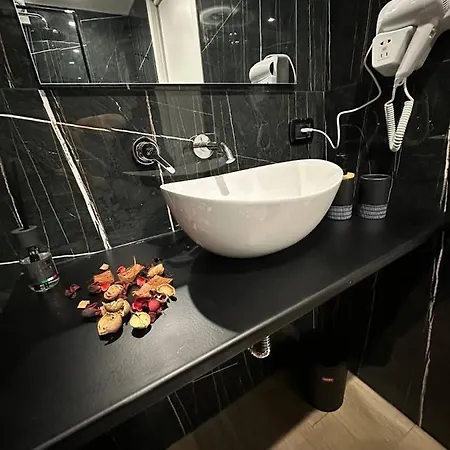 Black & White Luxury *