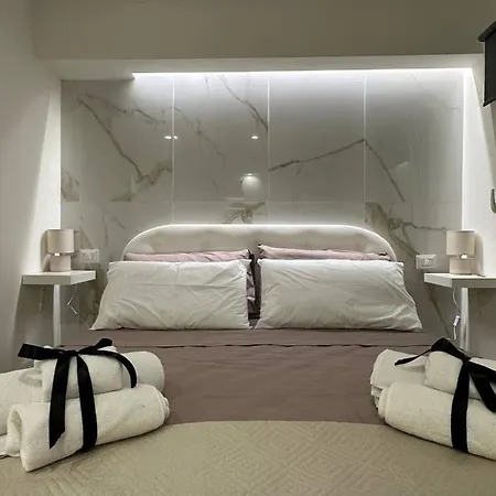 Black & White Luxury *