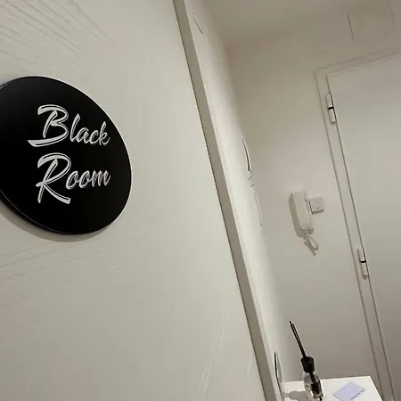 Black & White Luxury *