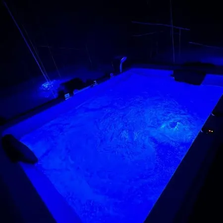 Vendégház Black & White