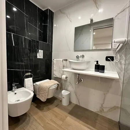 Black & White 3* Bari