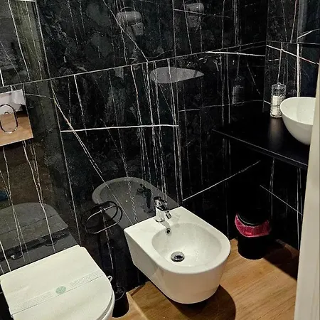 Black & White Luxury Affittacamere *
