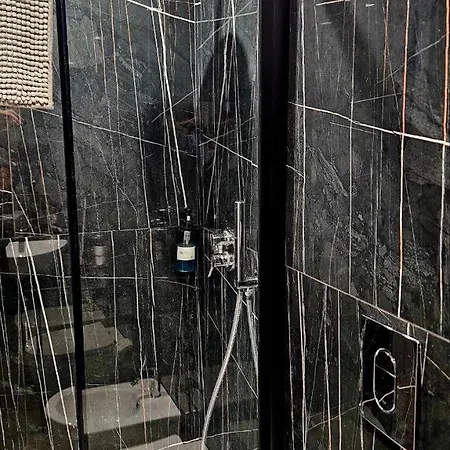 Black & White Vendégház Bari