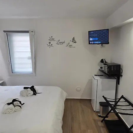 Black & White باري