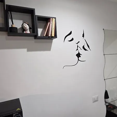 Black & White 3* باري