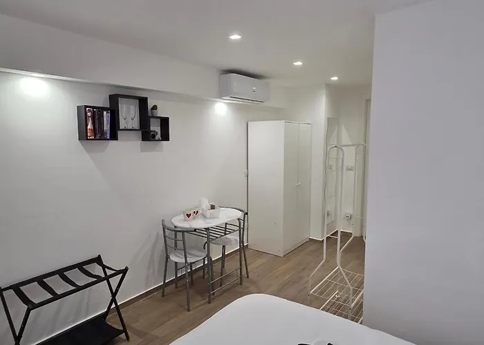 Black & White Guest house